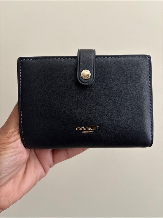 Coach Handbags - NWT Coach Black Leather Snap Card Wallet with Gold Logo